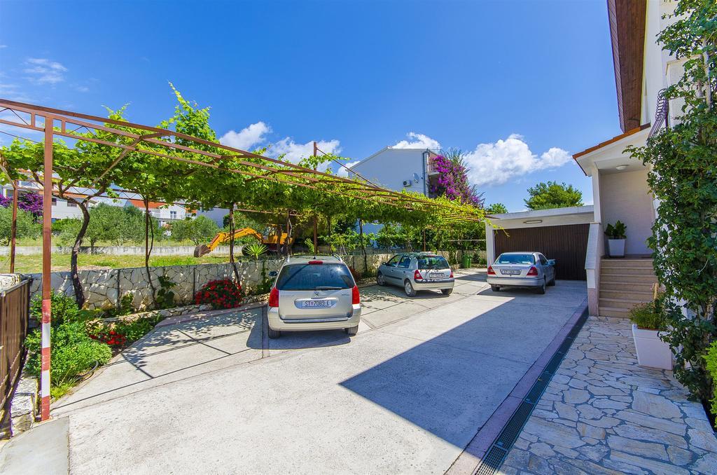 Apartments Mate Трогир Экстерьер фото
