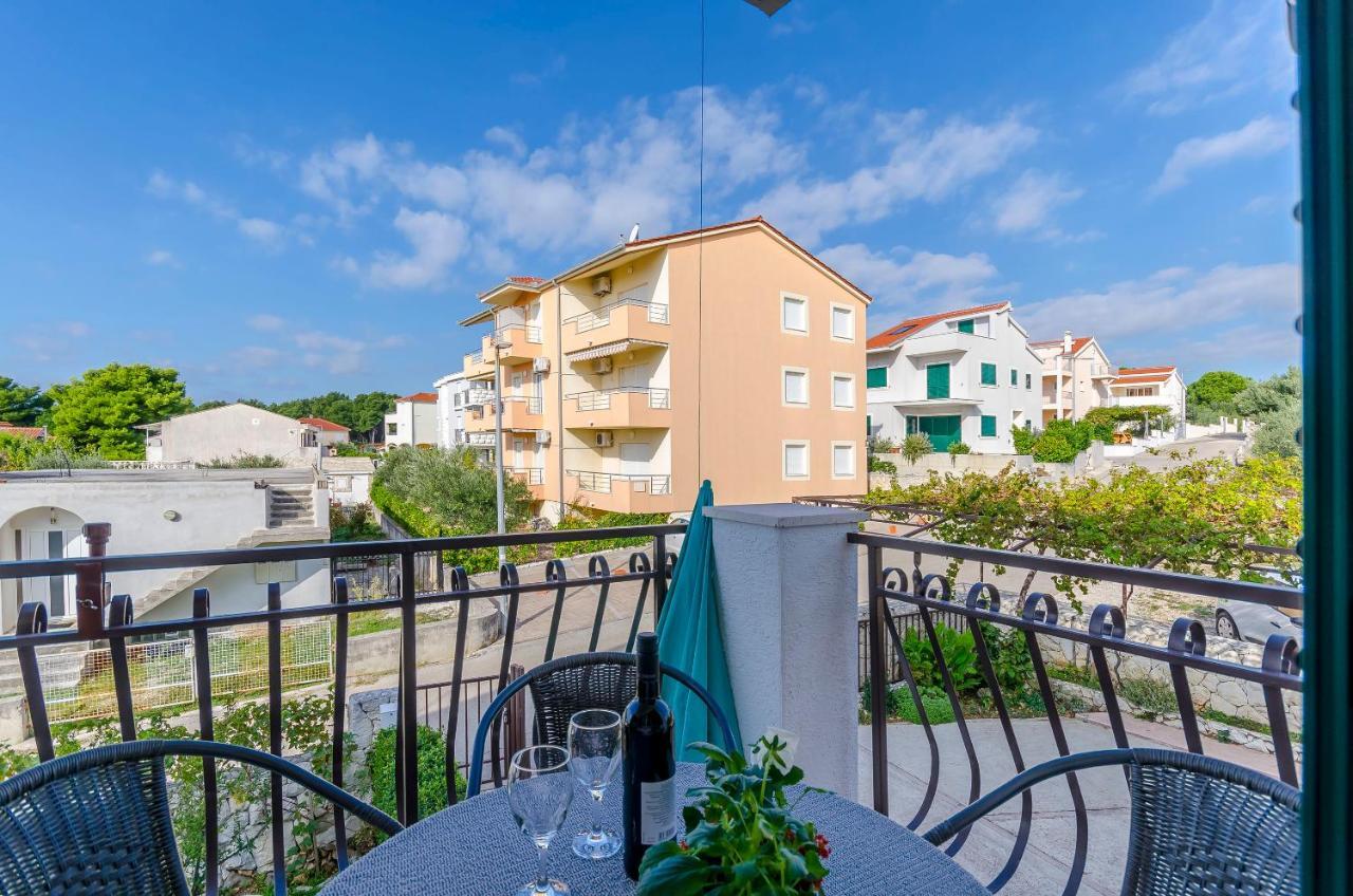 Apartments Mate Трогир Экстерьер фото