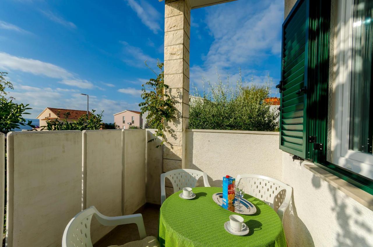 Apartments Mate Трогир Экстерьер фото